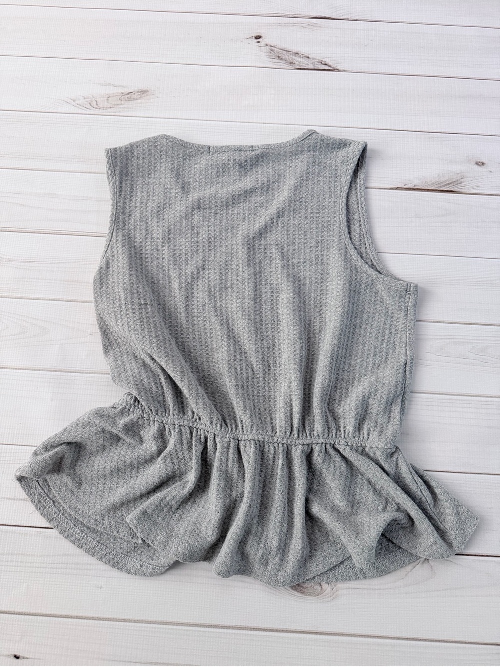 Elle Grey Waffle V-Neck Tie-Waist Camisole - Picture 4 of 4